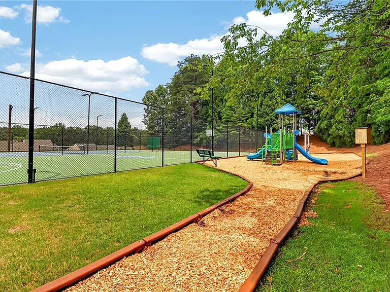 1542 Brookmere Way — Photo 31