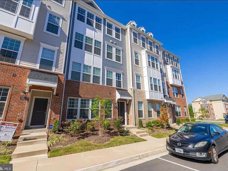 5924 Laurel Bed Ln #B — Photo 2