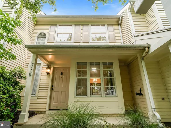 8719 Village Green Ct, Alexandria, VA 22309