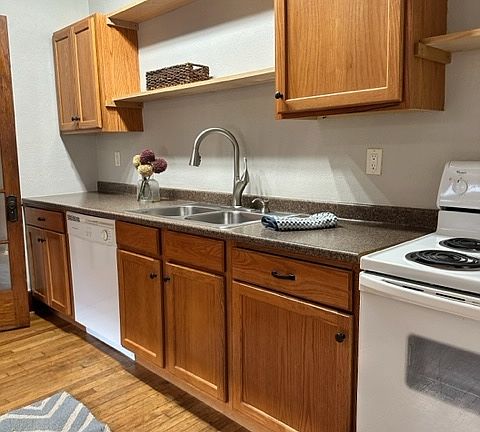 3rd image of 1309 NE 22nd St #1