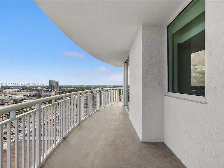 1745 E Hallandale Beach Blvd #2007W — Photo 15
