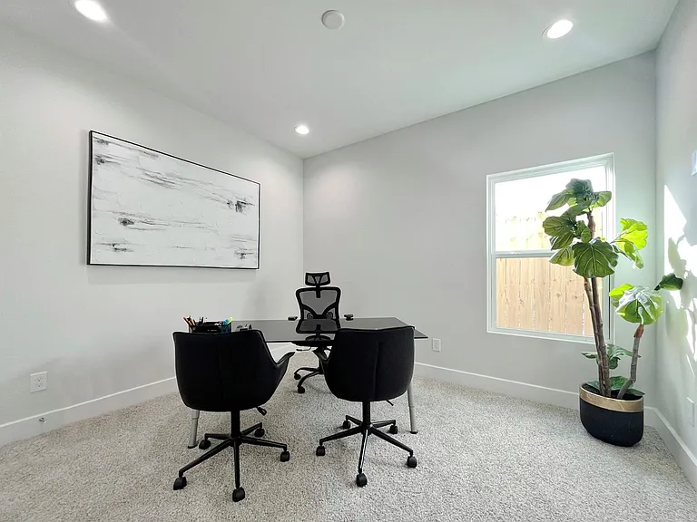 8318 Curry Rd — Photo 9