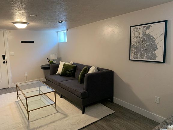 4th image of 631 E Garfield Ave