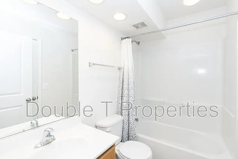 1841 Graymount Way — Photo 7