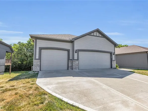 711 Samantha Ln, Belton, MO 64012