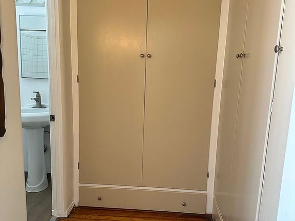 5th image of 1018-1030 1/2 S Westmoreland Ave #1020-01