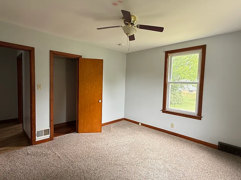604 N Taylor St — Photo 15