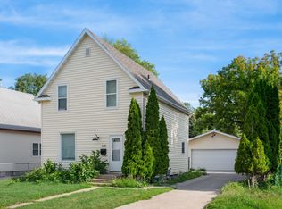 2210 7th Ave N, Grand Forks, ND 58203