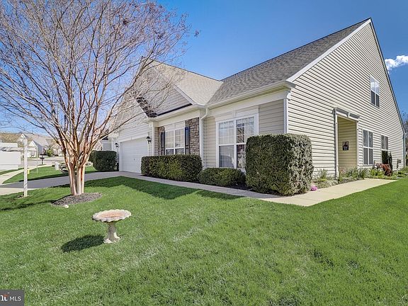 3rd image of 21 Goose Creek Cir