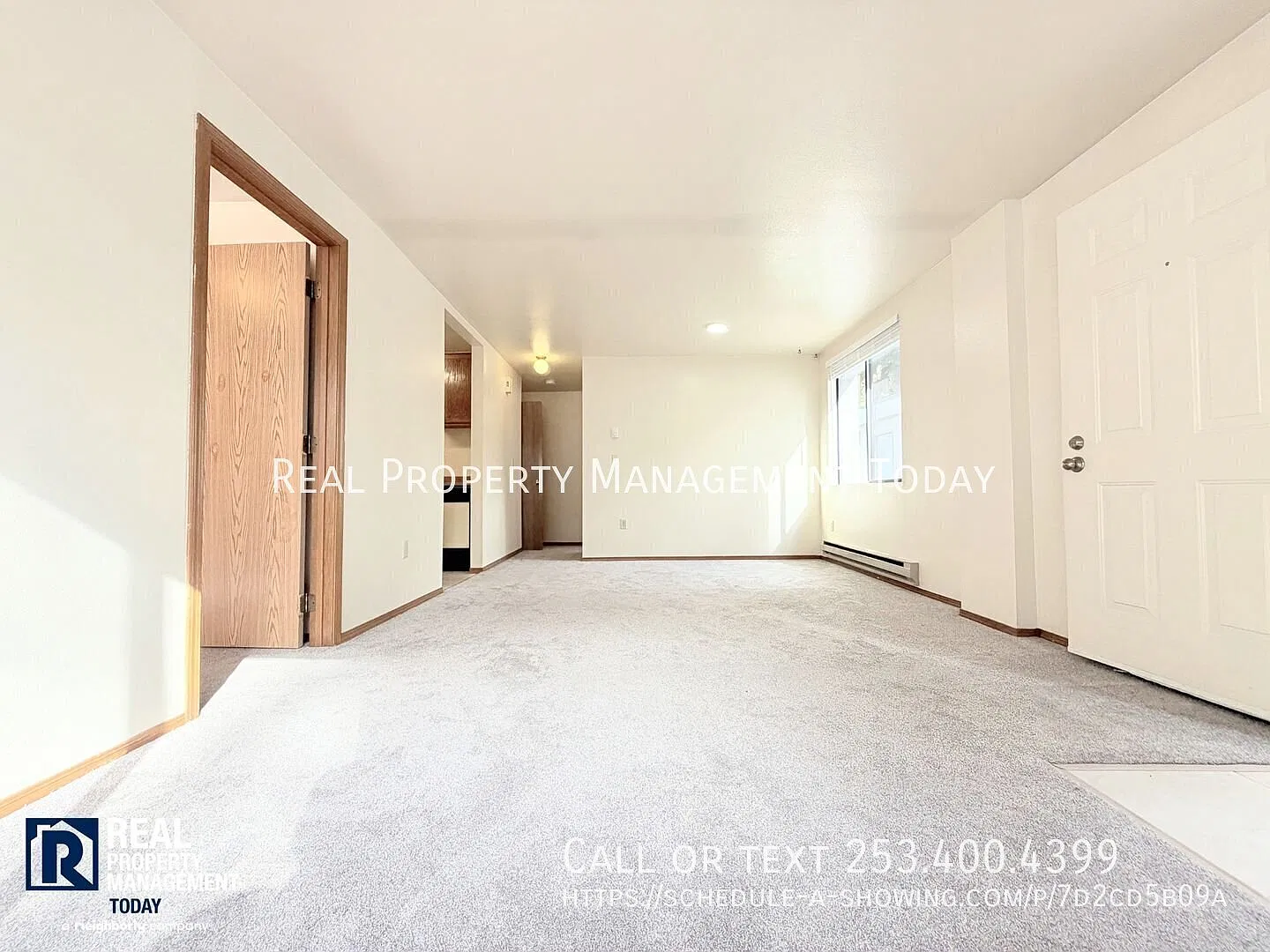 Freshly Carpeted Kent Apartment with Garage & Outdoor Patio — Photo 4