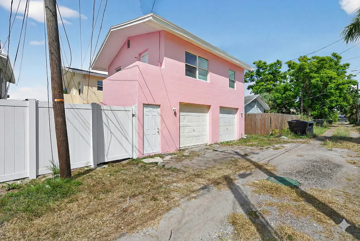 Building Photo - 2858 Freemont Ter S #3
