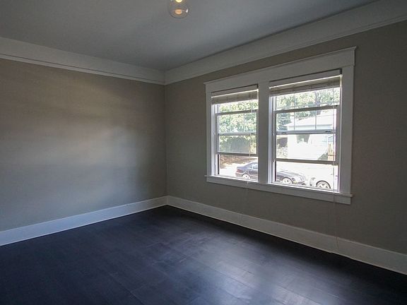 4th image of 7437 N Saint Louis Ave #2
