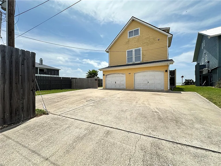 130 Causeway St — Photo 2