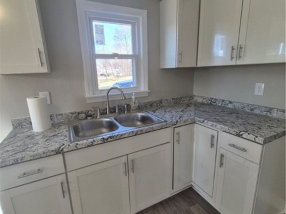 5th image of 2212 Sherer Ave