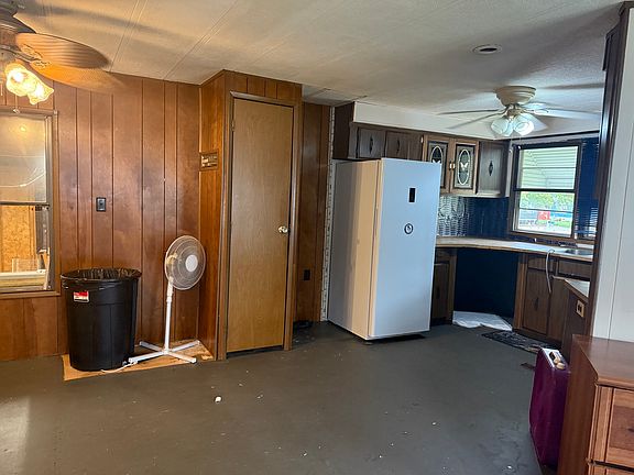 3rd image of 110 Huntsbridge Rd #110