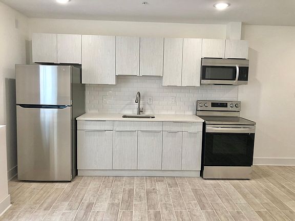 3rd image of 4146 Parkside Ave #504A