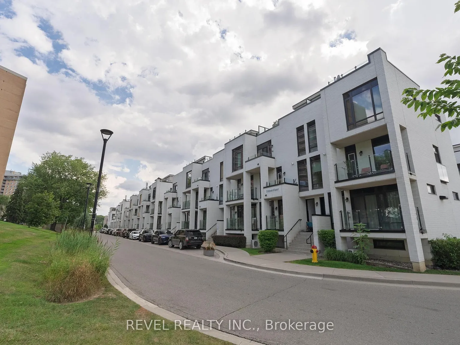 2 bed, $2,850 — Photo 1