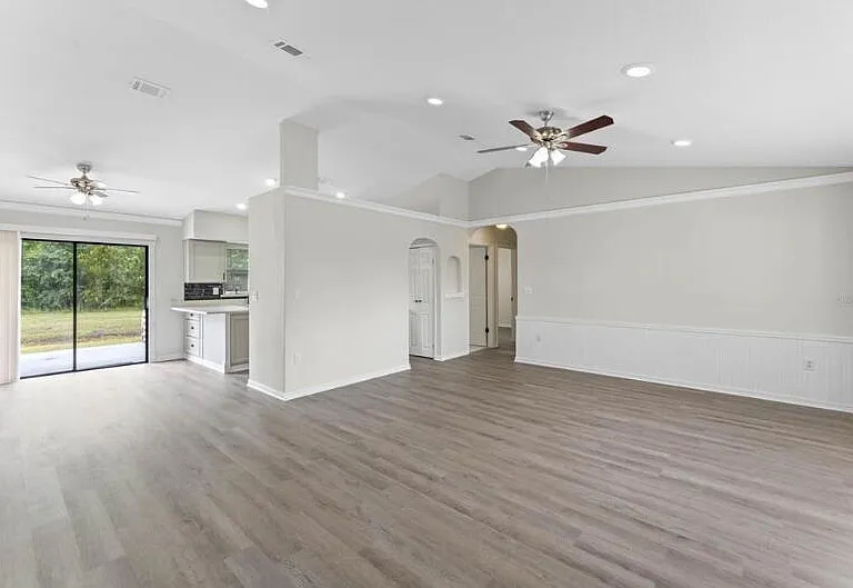613 Antelope Ln — Photo 3