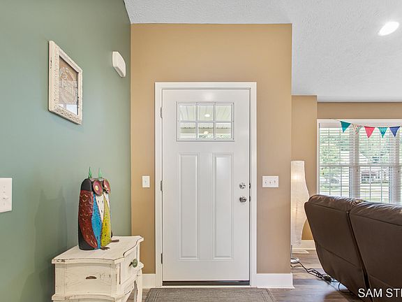 5th image of 7442 Valhalla Dr