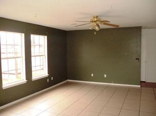 1028 NW 14th St, Moore, OK 73160