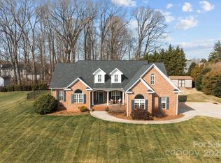150 Canopy Oak Ln, Statesville, NC 28625