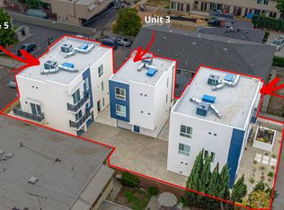 6926 Morella Ave, North Hollywood, CA 91605