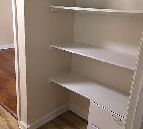 5th image of 854 W Victory Dr