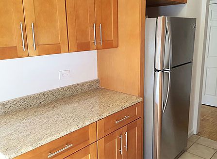 3rd image of 1655 Undercliff Ave APT 1B