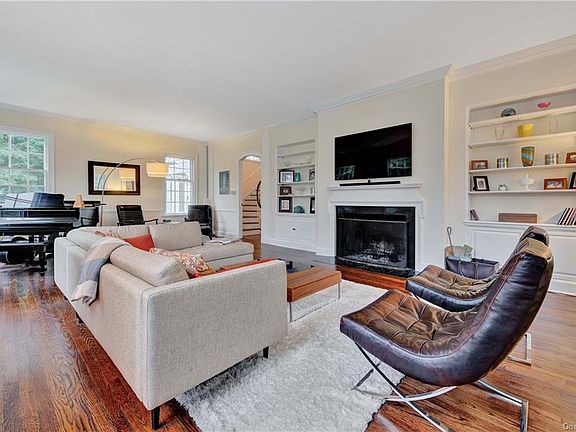 3rd image of 6 Clubhouse Road Ext