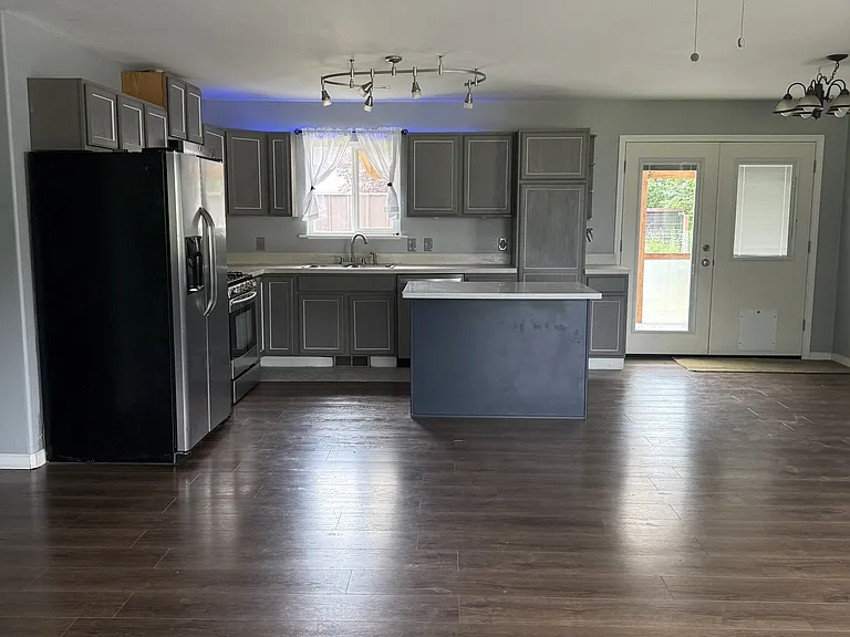 2150 S Bay View Dr — Photo 3