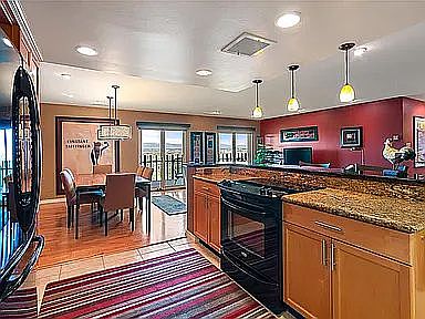 5th image of 420 S Marion Pkwy APT 1402