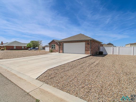 2nd image of 1200 Oakwood Cir