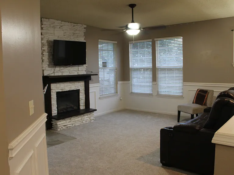 15953 S Crestview Dr — Photo 2