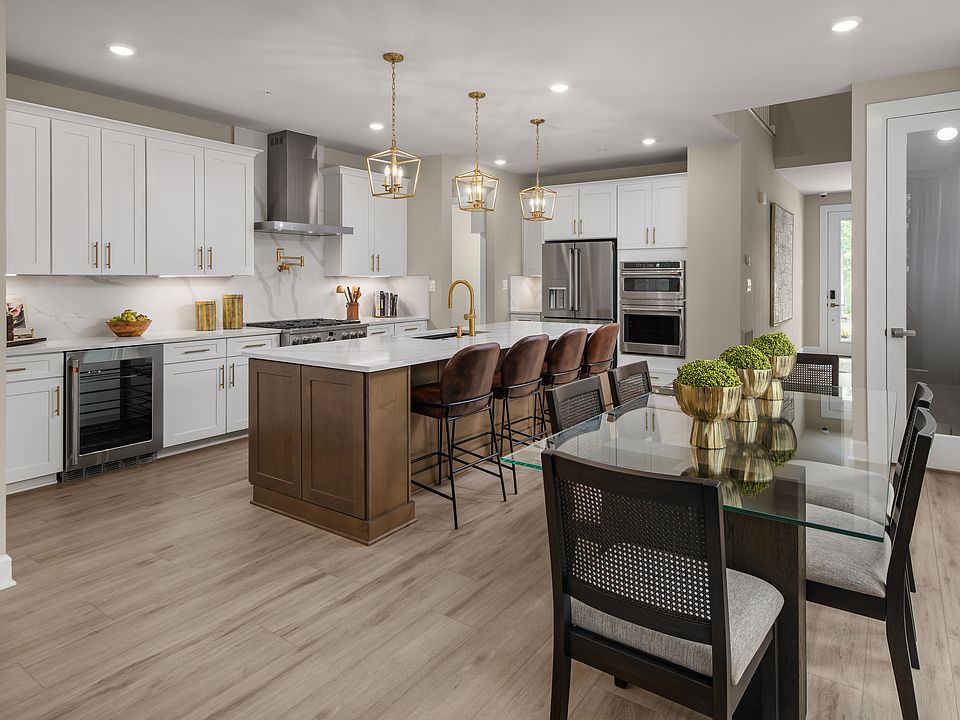 Personalize Your Home in Our Designer Showroom with the Latest Luxury Design Choices