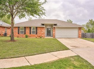 620 Choctaw Gate Dr, Yukon, OK 73099