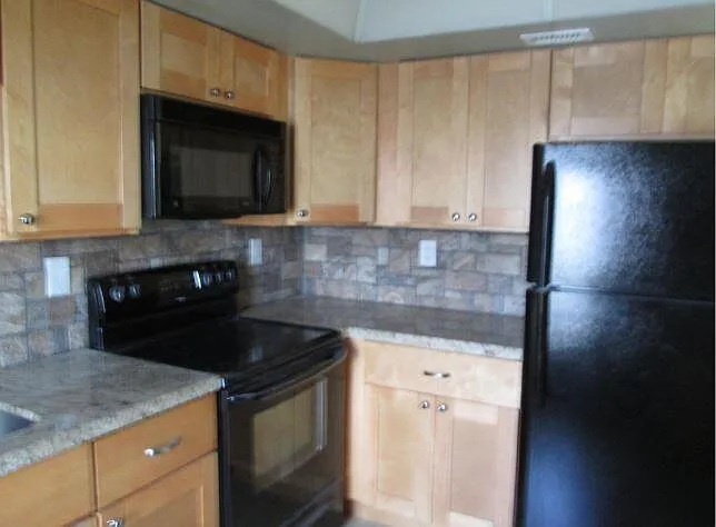 1911 NE 27th Ct #3 — Photo 6