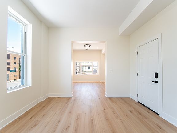 3rd image of 2753 W Chicago Ave #1