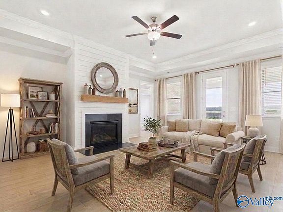 3rd image of 104 Clift Creek Dr