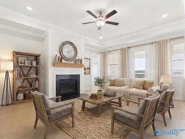 104 Clift Creek Dr — Photo 3