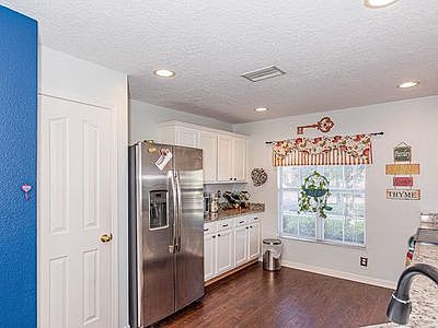 2nd image of 10855 Lake Saint Charles Blvd