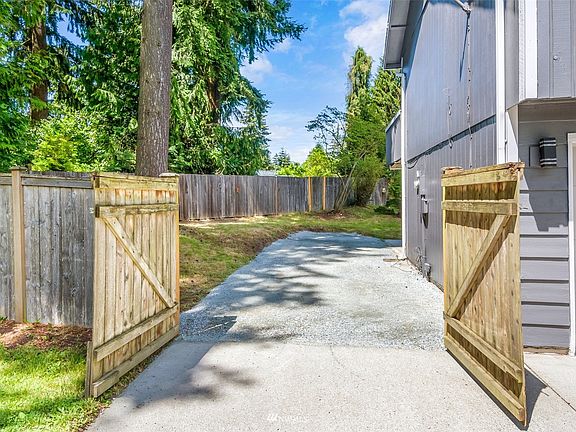 Enjoy parking RV + enough space for a boat too or extra vehicles 