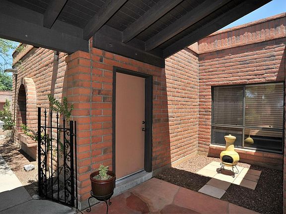 4th image of 5440 N Via Frassino