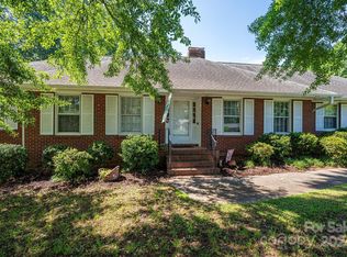 1015 Dumbarton Rd, Gastonia, NC 28054