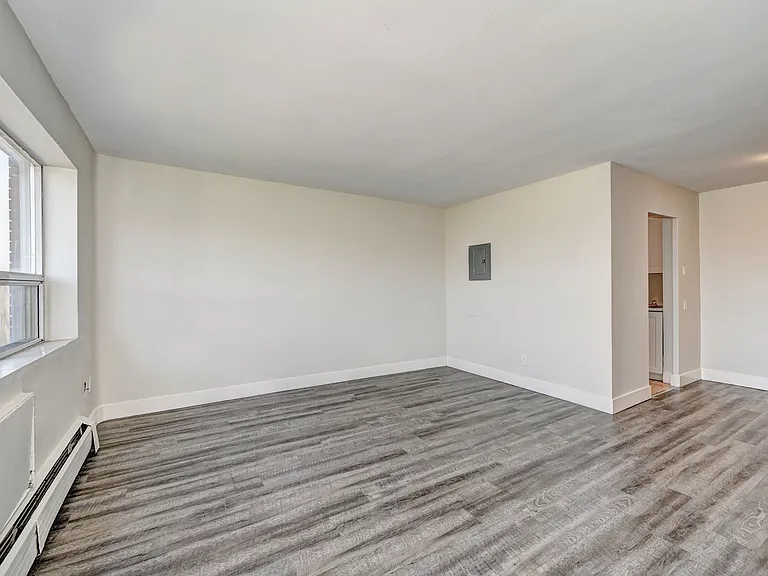 120 Grand Ave — Photo 10