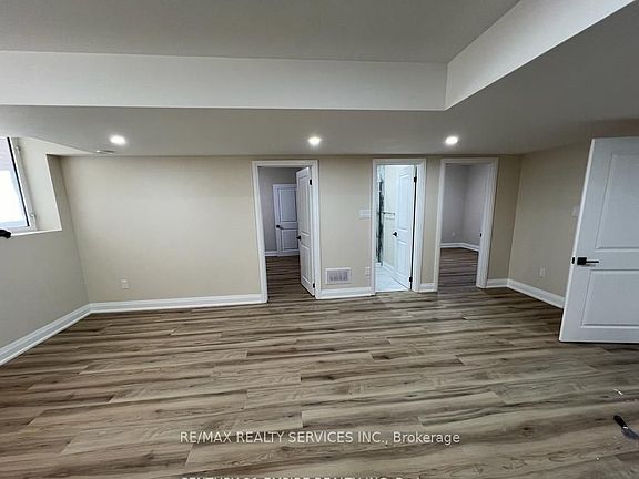 5th image of 25 Copperhill Hts #Basement