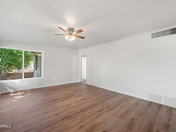 4th image of 20 E SAINT CHARLES Avenue