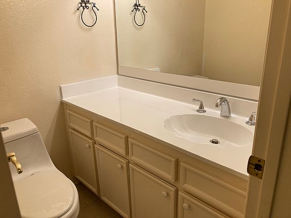 Powder room/Half bath