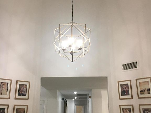 3rd image of 9442 N 105th St