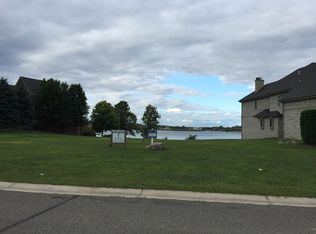 10775 Stoney Point Dr, South Lyon, MI