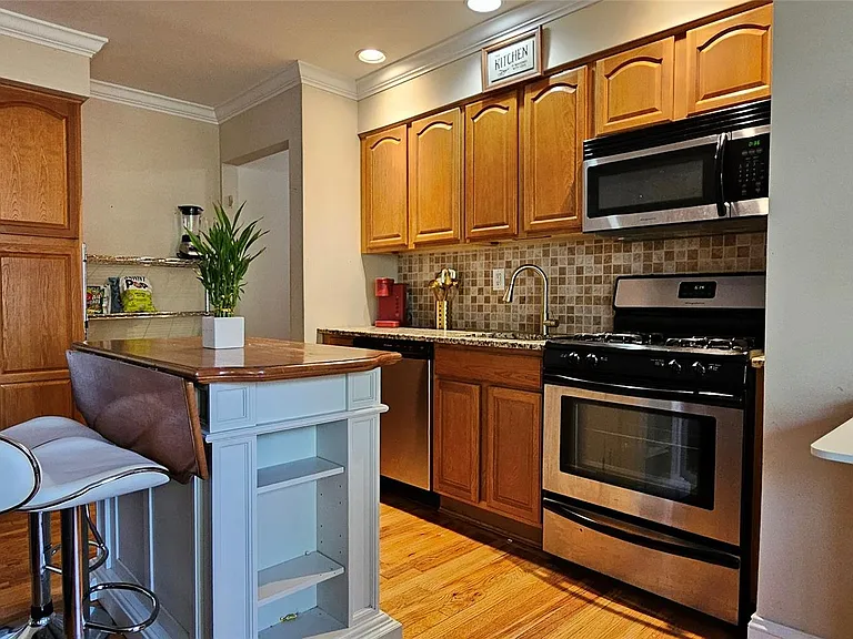 237 N Middletown Rd #H — Photo 6